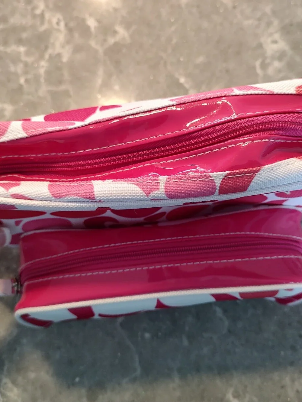 Clinique two make up cases like new pink/white